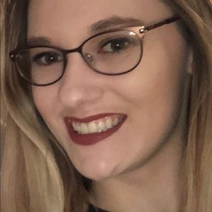 Meet your Posher, Ashley